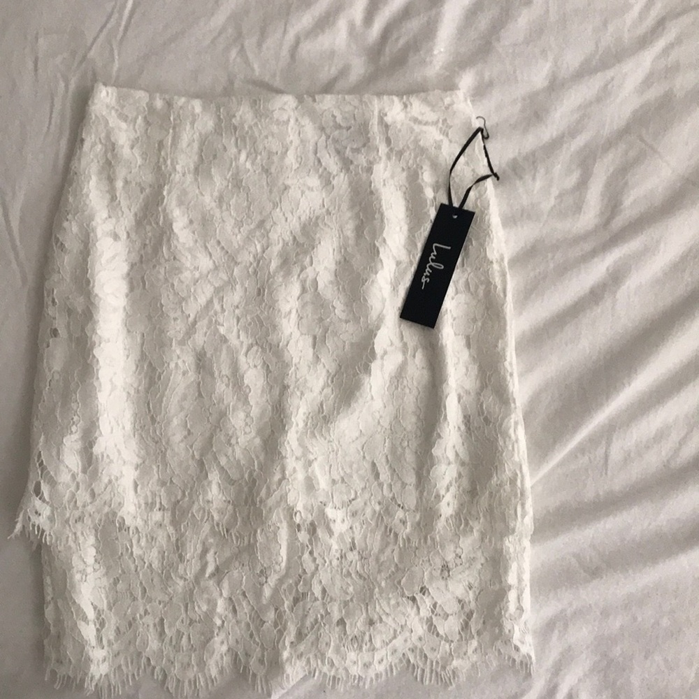 Lulus lace skirt